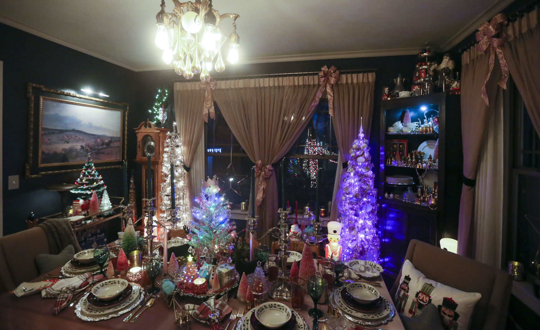 112420-qc-nws-decorations-26.JPG